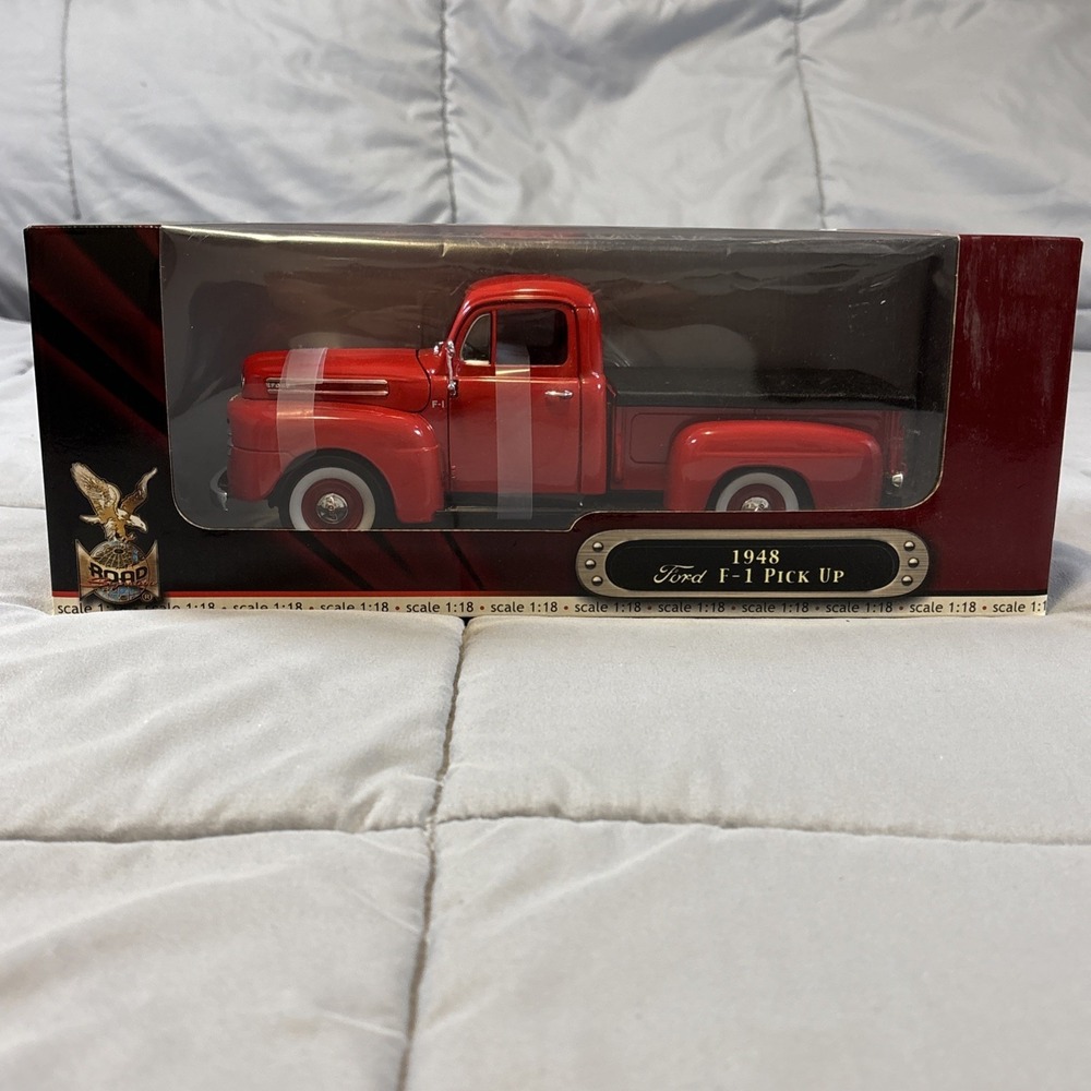 Rare Road Signature 1:18 Ford F-1 Pick Up 1948 Red 92218 NIB, Never Opened